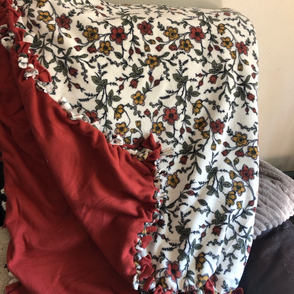 Soft, fleece multi sided blanket